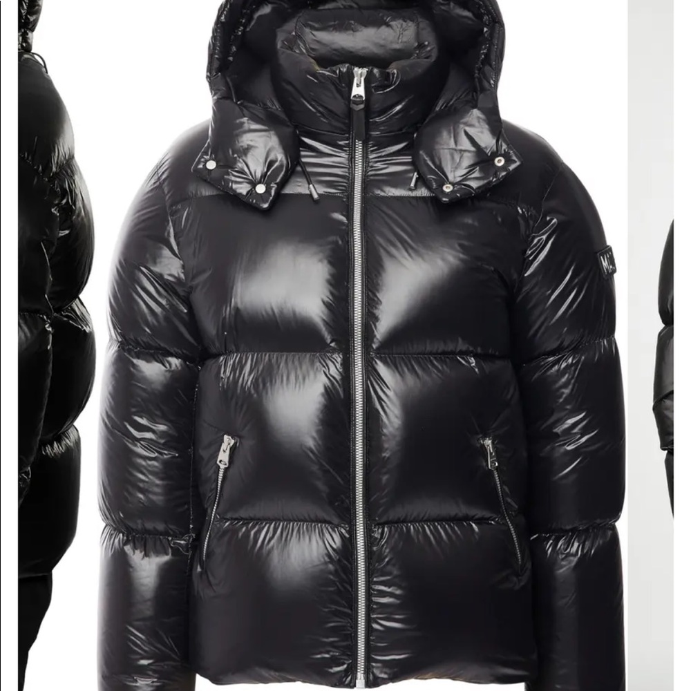 ❌SOLD❌Mackage Kent Water Repellent Down Puffer
Jacket Black Size 44